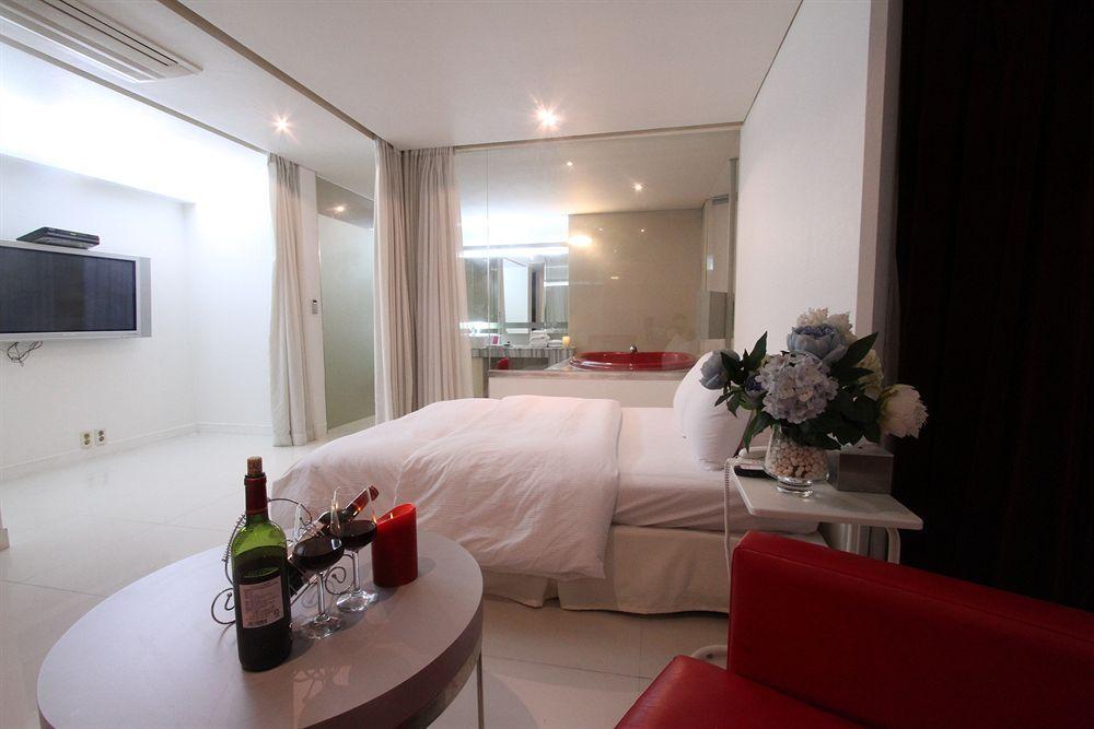 648 Hotel Seul Esterno foto