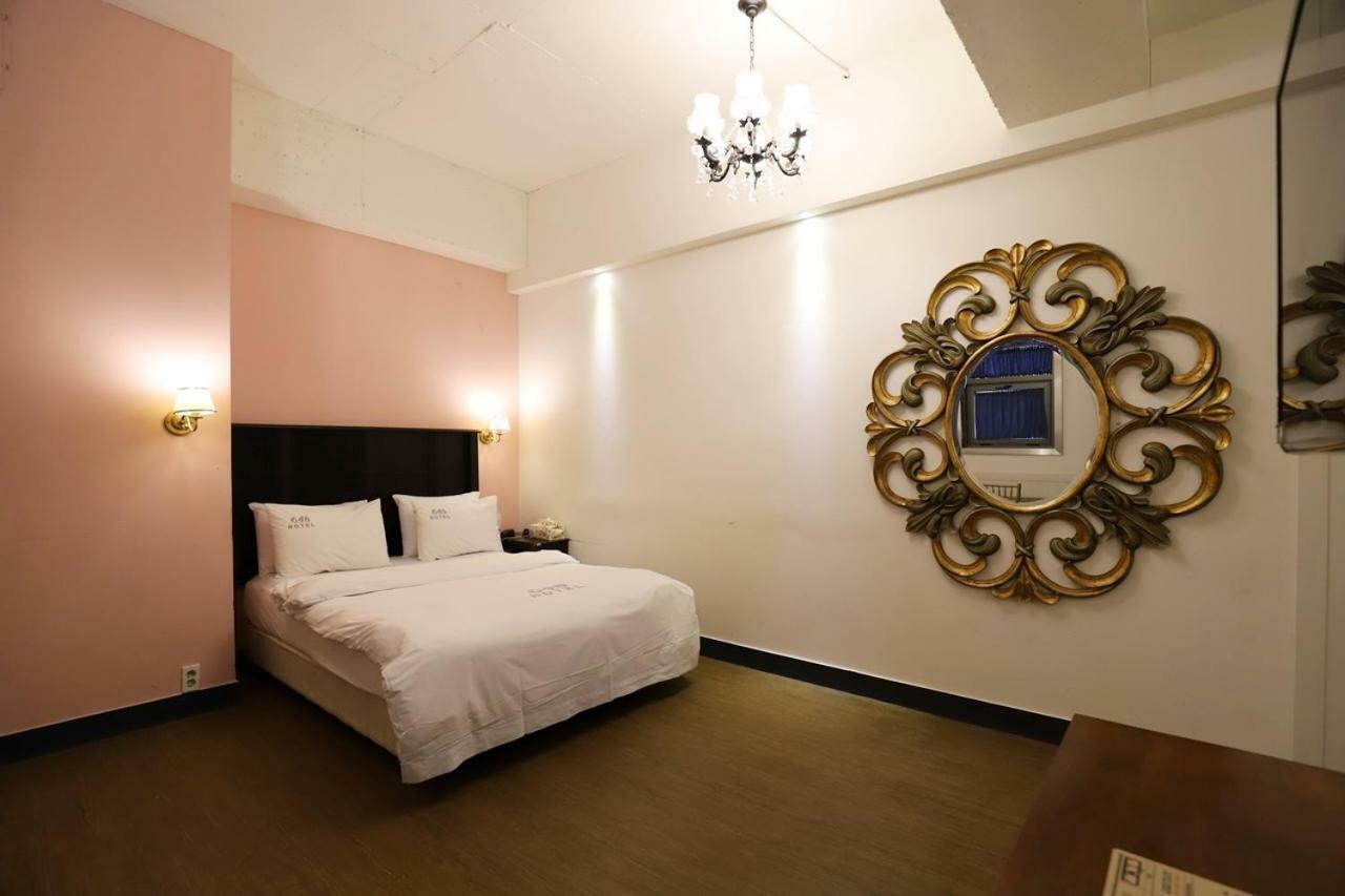 648 Hotel Seul Esterno foto